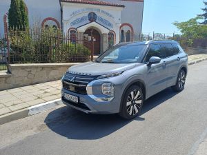 Mitsubishi Outlander IV – тест драйв
